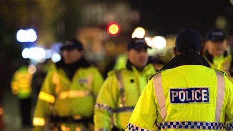 Policía de Manchester en el área de la explosión. EFE