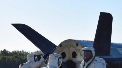 La nave no tripulada X-37B aterrizó este domingo en Cabo Cañaveral