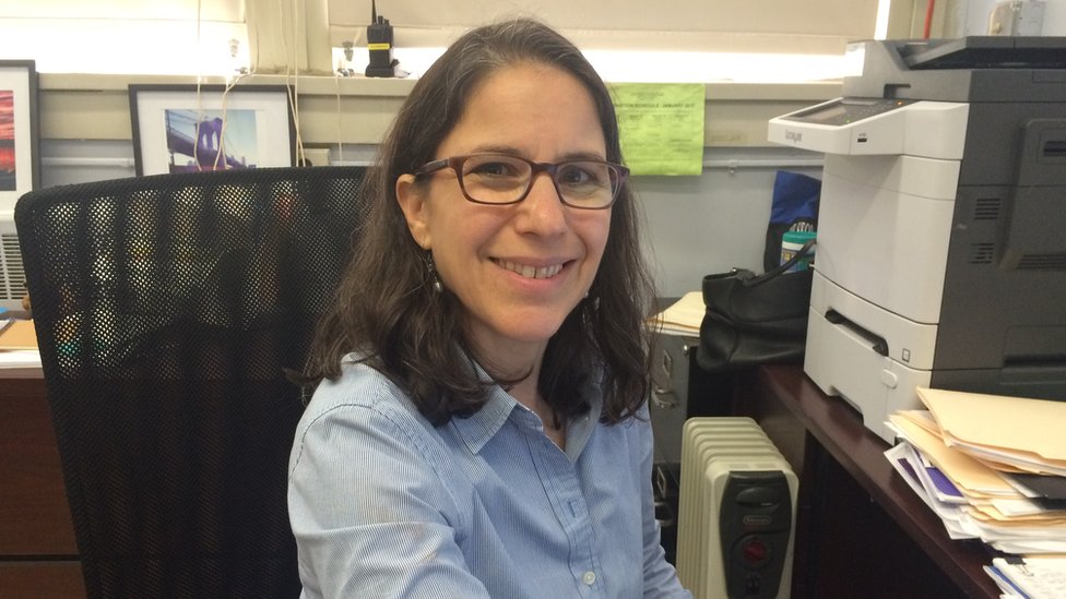 “Esto es ridículo”: Acusan de comunismo a la directora de una escuela de Nueva York