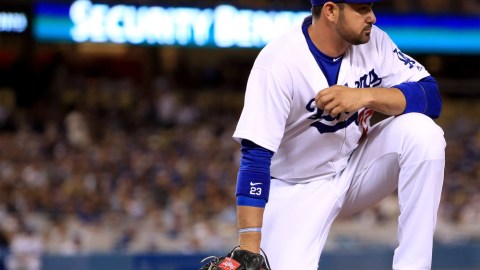 Adrián González ingresó a la lista de lesionados por una molestia en el codo.