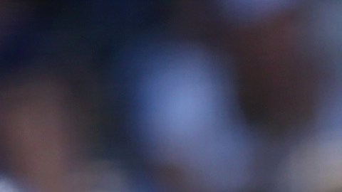 Kike Hernández y Cody Bellinger celebran tras el jonrón del novato de los Dodgers. Ambos dieron cuadrangulares de tres carreras contra Cachorros.