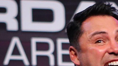 De la Hoya y Chávez se llevaron la noche con su batalla de chistes.