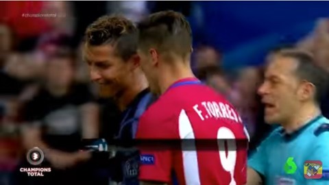 Cristiano Ronaldo y Fernando Torres se enfrascaron en un duelo verbal