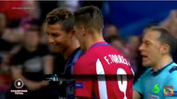 Cristiano Ronaldo y Fernando Torres se enfrascaron en un duelo verbal