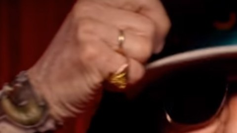 A mí me gusta el Taca Taca, de Daddy Melquíades en YouTube.