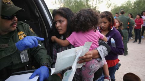 Muchas migrantes vienen con hijos, o embarazadas, y muchas son violadas. (Foto: archivo)