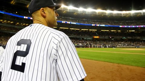 El 2 que utilizó Jeter es el único dorsal de un dígito que les falta retirar a los Yankees.