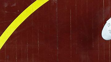 LeBron James y Stephen Curry luchan por la supremacía de la NBA.