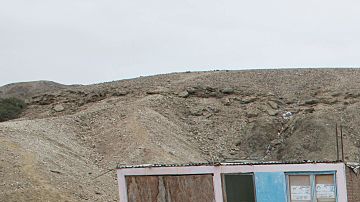Una familia se transporta en Perú.