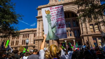 Marcha a favor de inmigrantes en Austin.