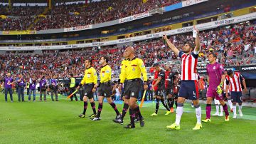 La pasión será grande cuando Chivas y Atlas disputen el Clásico Tapatío en la Liguilla del futbol mexicano.
