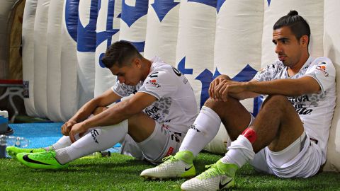 Los jugadores de Jaguares no cultan su frustración tras haber descendido.