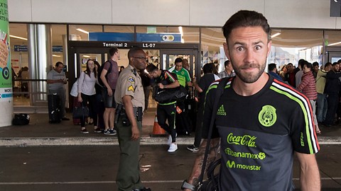 Varios equipos pretenden el mediocampista mexicano Miguel Layún