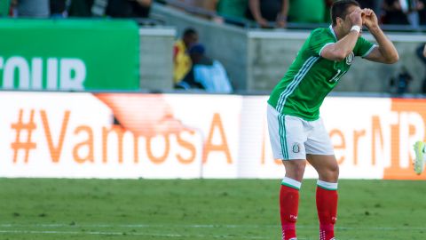 Así festejó Chicharito su gol 47 con el Tri.