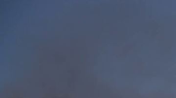 El incendio "Opera" aún está siendo controlado por bomberos de Riverside.