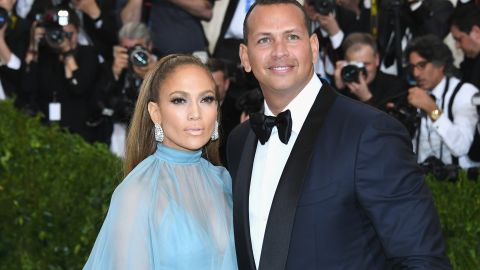 Jennifer Lopez y Alex Rodriguez en Met Gala 2017