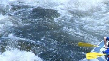 Las autoridades han pedido a las personas ser más precavidas al momento de hacer rafting en el río Kern.