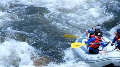 Las autoridades han pedido a las personas ser más precavidas al momento de hacer rafting en el río Kern.