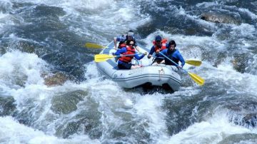 Las autoridades han pedido a las personas ser más precavidas al momento de hacer rafting en el río Kern.