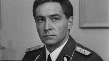 Max Otto von Stierlitz por Vyacheslav Tikhonov. Captura de pantalla. Wikimedia