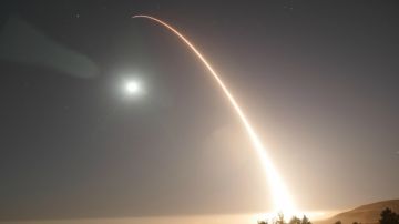 Por segunda vez en el lapso de una semana, EEUU lanza prueba de misil desde California.