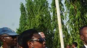 Nigerianos claman por las niñas secuestradas por Boko Haram.