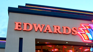 Edwards Cinema 20, sitio donde culminó la persecución.