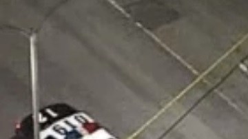 El conductor y pistolero dejó atrás solo huellas de sus llantas en la escena del crimen.