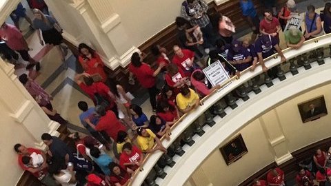 Activistasen protestan contra SB4 la ley "anti-santuario" o "anti inmigrante"