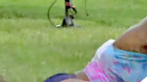 La atleta nugeriana Blessing Okagbare perdió la peluca en un salto