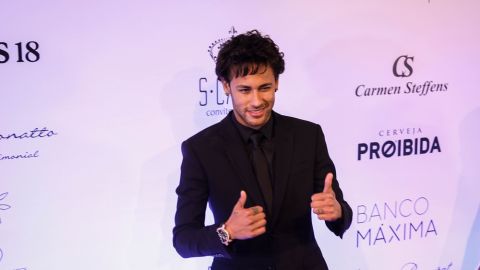 Neymar estrenó un nuevo look