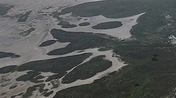 Desembocadura del río Bravo por donde la migrante hondureña cruz{o de M{exico a Estados Unidos.