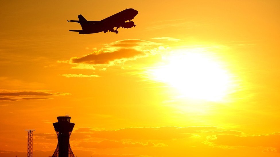 Por qué viajar en avión es más barato (o no tan caro) que hace una década