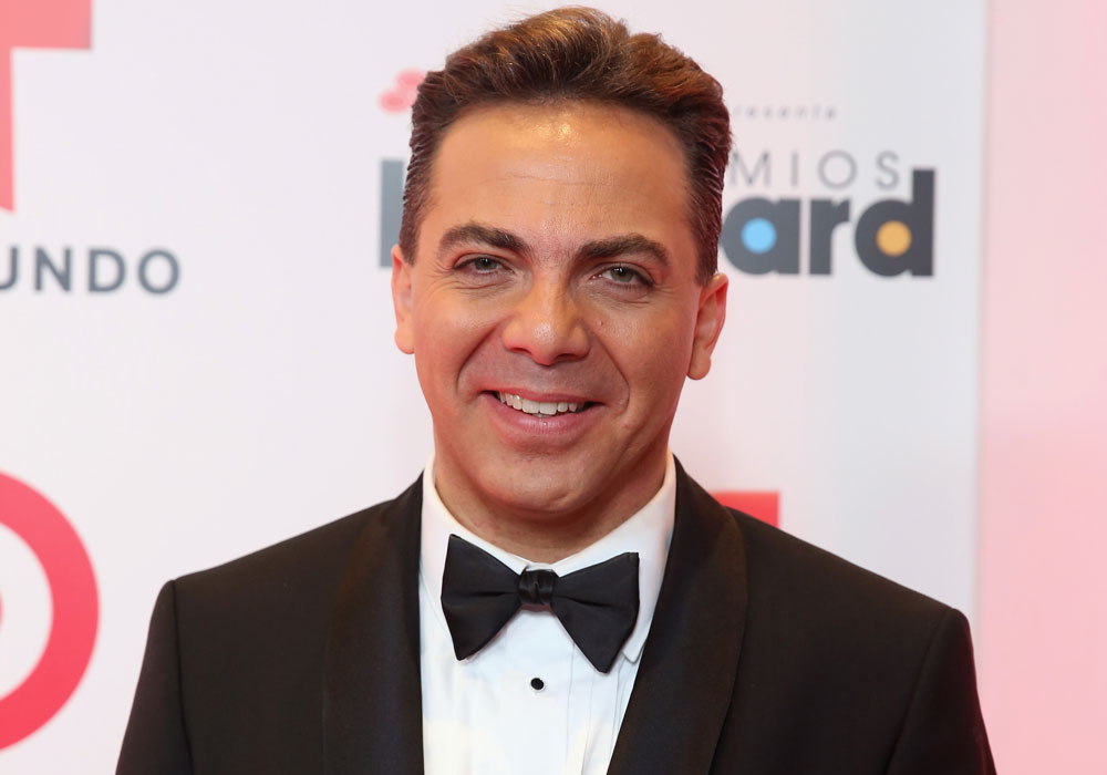 Cristian Castro desata burlas por este particular atuendo La Opinión