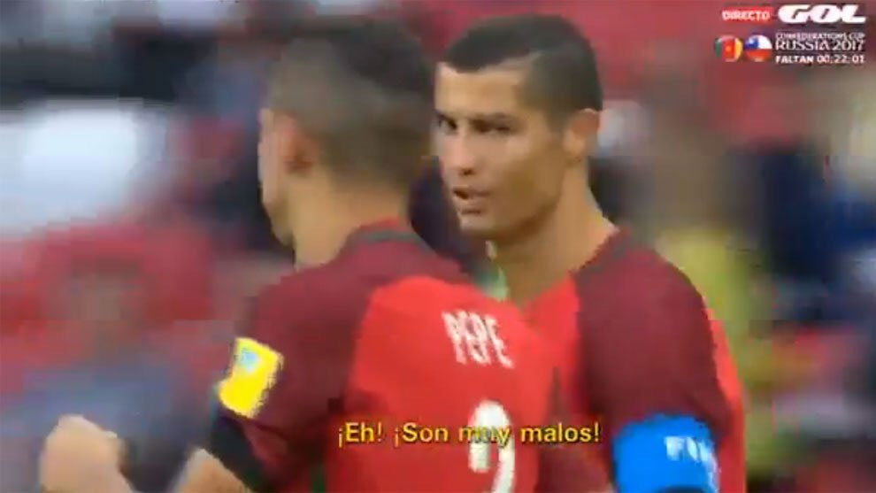Cristiano Ronaldo hablando con Pepe.