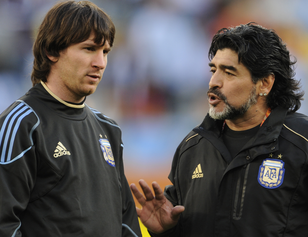 Las épocas en las que Diego Maradona dirigió a Lionel Messi, tampoco fueron exitosas para la albiceleste.