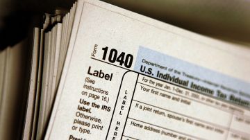 Lo mejor es declarar los impuestos de manera electrónica y no por papel. (Getty Images)