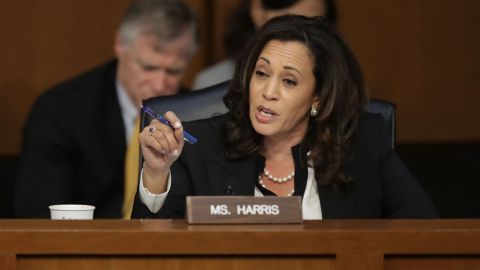 La senadora federal por California, Kamala Harris, en una de las audiencias del Comité de Inteligencia del Senado.