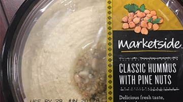 "Marketside Classic Hummus with Pine Nuts" es uno de los tres productos potencialmente contaminados.