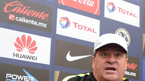 Miguel Herrera, técnico de las Águilas del América