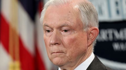 Jeff Sessions acepta declarar ante el Senado.