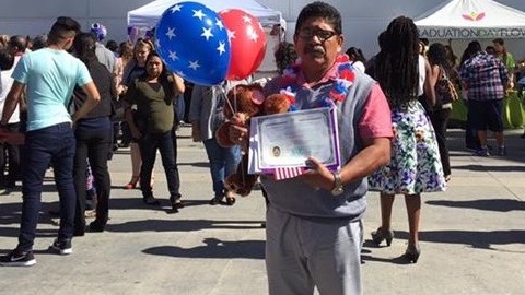 Julián Rodríguez, padre de tres hijos, se hizo ciudadano de EEUU el 13 de junio.