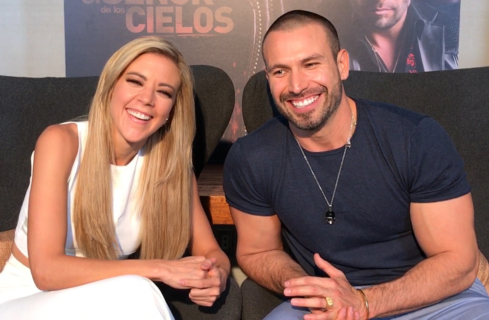 Fernanda Castillo y Rafael Amaya en entrevista hablando de "El Señor de los Cielos 5"