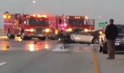 Escena del choque fatal en la autopista 215 con rumbo al norte.