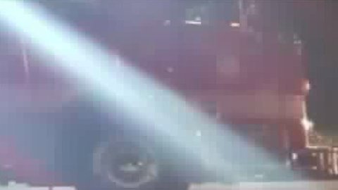 Carro accidentado cerca de Valley Glen.