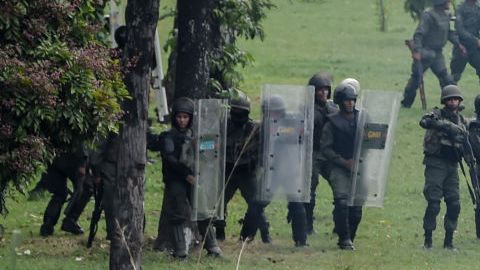La policía y la Guardia Nacional han sido utilizada contra manifestantes en Venezuela.