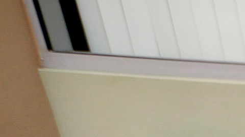 Carlos Ardón, de 70 años, carece de un hoga y acude a un centro para personas de tercera edad cuando la temperatura se vuelve insoportable.