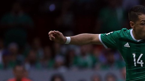 Javier "Chicharito" Hernández está cada vez más cerca de la Premier League