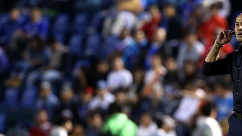 Paco Jémez, técnico de Cruz Azul, sigue sin reconocer que la situación en el club es grave.