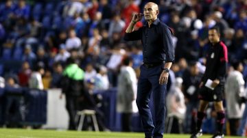 Paco Jémez, técnico de Cruz Azul, sigue sin reconocer que la situación en el club es grave.